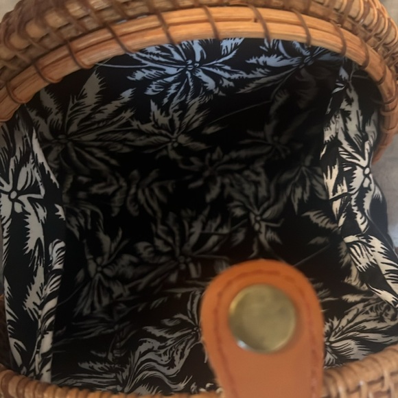 Round Woven Tan Crossbody Bag - Picture 5 of 6